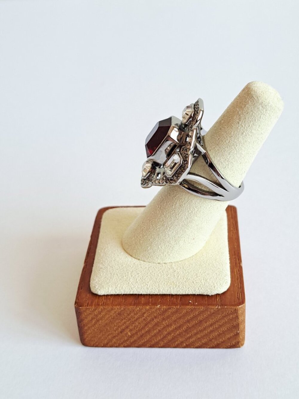 NEW Vintage Swarovski Sheila Ruby Red Ring Signed Size 6.5 - Picture 5 of 14